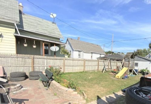 1550 21st St, Milwaukee, WI 53205-1939