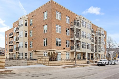 1925 Water St, Milwaukee WI  53202-1583 exterior