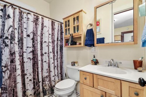 422 Baldwin St, Madison WI 53703-1746 exterior