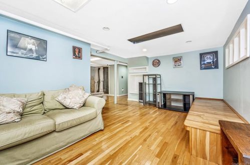 370 Rich Ave, Mount Vernon NY 10550-1510 exterior