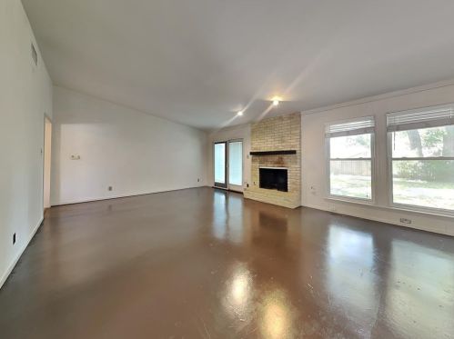 10204 Aspen St, Austin TX  78758-5104 exterior