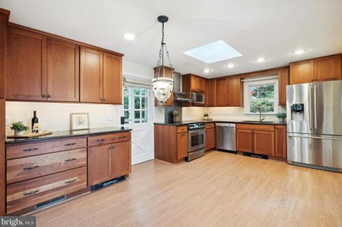 9 War Admiral Ln, Media PA 19063-5224 exterior