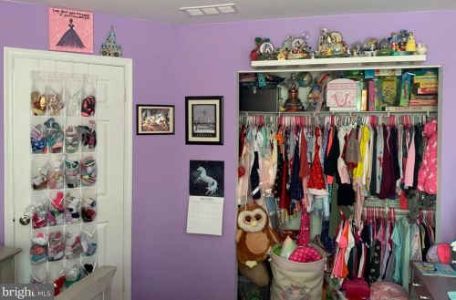 215 Stonebridge Blvd, New Castle DE 19720-6708 exterior