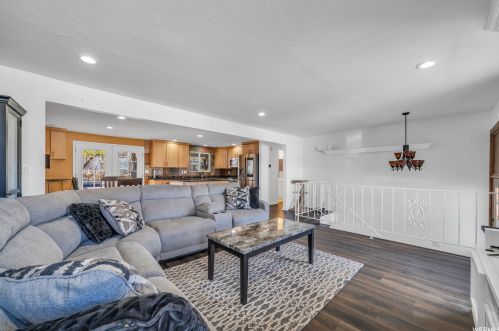 884 Spartan Dr, Sandy UT 84094-1811 exterior