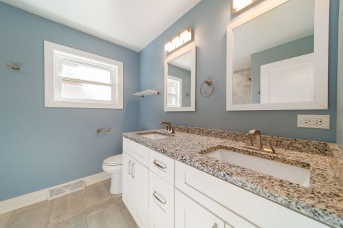 5600 Rutherford Ave, Chicago IL 60638-3247 exterior