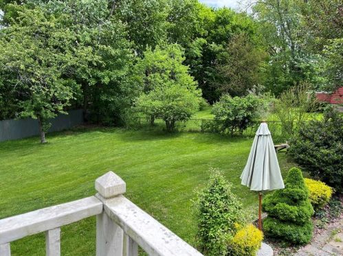 140 Maple St, Hartford CT 06109-3721 exterior