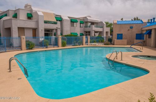 7960 Colette Cir, Tucson AZ  85710-2487 exterior