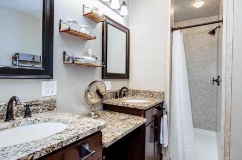 1610 Madison St, Madison WI  53711-2122 exterior