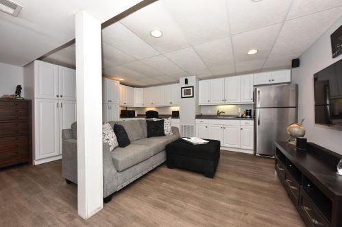 5606 Prt Ave, Milwaukee WI 53223-4121 exterior