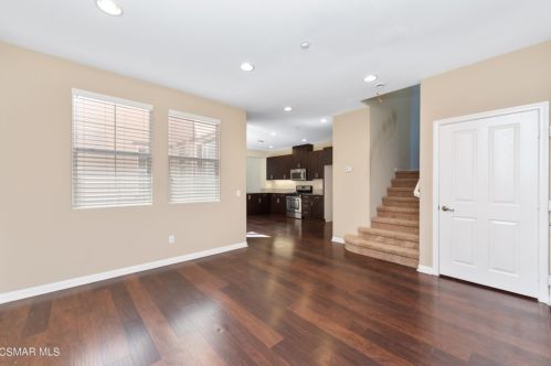 723 Forest Park Blvd, Oxnard CA 93036-5311 exterior