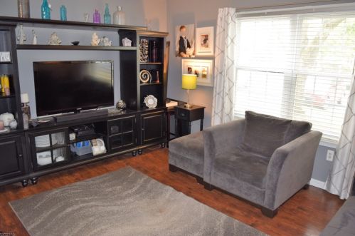 813 Porter Way, Bridgewater NJ 08807-3538 exterior