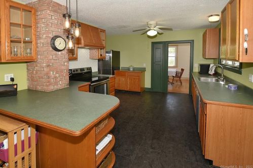 12 Reed St, Vernon CT 06066-3728 exterior