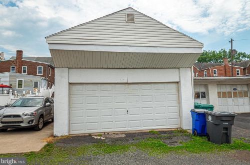 739 Charlotte St, Pottstown PA 19464-5947 exterior