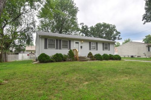 19 Humbert St, Springfield, MA 01109-2229