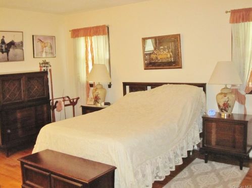 18 Connecticut Ct, Valley Cottage NY exterior