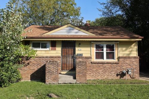 5730 64th St, Milwaukee, WI 53218-2322