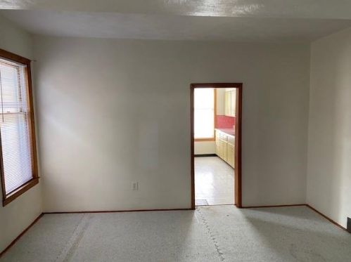 64 Race St, Manor PA 15665-1609 exterior