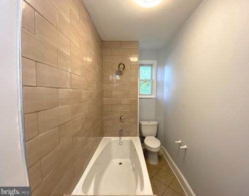 775 Front St, Philadelphia PA 19147-3524 exterior