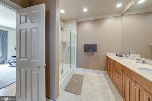 11720 Centurion Way, Rockville MD 20854-6420 exterior