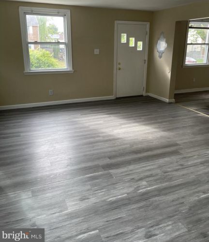 114 Atlas Dr, New Castle DE  19720-2703 exterior