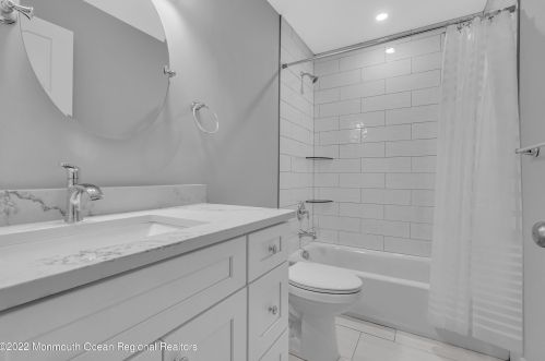 16 John St, Old Bridge NJ 08857-1705 exterior