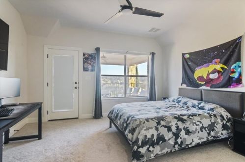 217 Emerald Rdg Dr, Austin TX 78732-1234 exterior