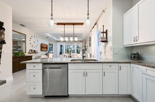 2805 Linda Dr, Naples, FL 34112-6315