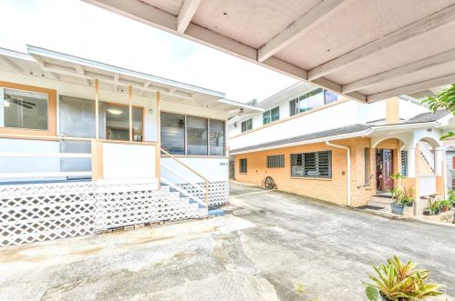 2777 Kalihi St, Honolulu HI 96819-6009 exterior