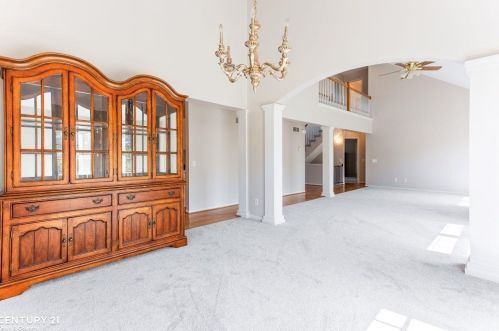 1050 Pointe Pl Blvd, Rochester MI 48307-1794 exterior