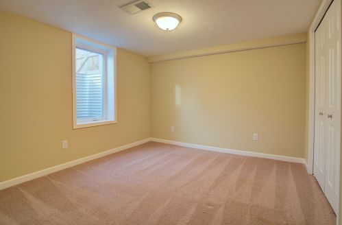 1516 Southlawn Dr, Wyoming MI exterior