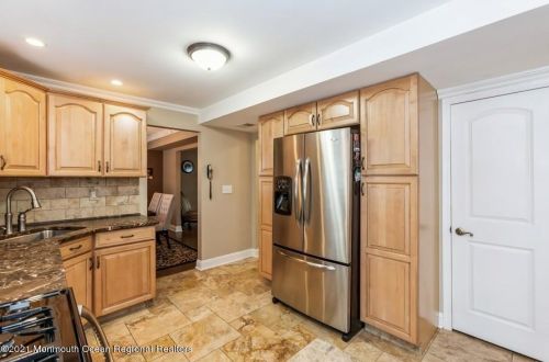 19 Sherwood Ln, Old Bridge NJ 08857-1634 exterior