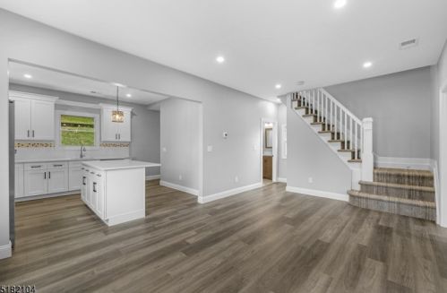 156 Barnert Ave, Paterson NJ  07512-1640 exterior