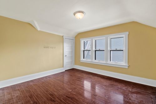 2015 59, Milwaukee WI 53219-1547 exterior