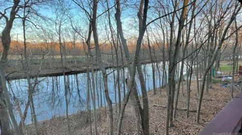 26 Ridge St, Windsor CT  06095-2444 exterior