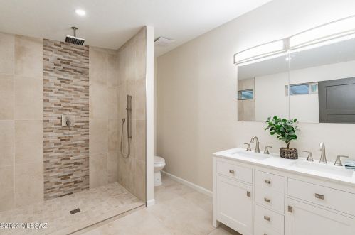 5862 Camino Arenosa, Tucson AZ  85718-4650 exterior