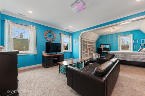 111 Clinton Ave, Elmhurst IL 60126-2906 exterior