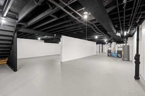 2320 Kenboern Dr, Milwaukee WI 53209-1832 exterior