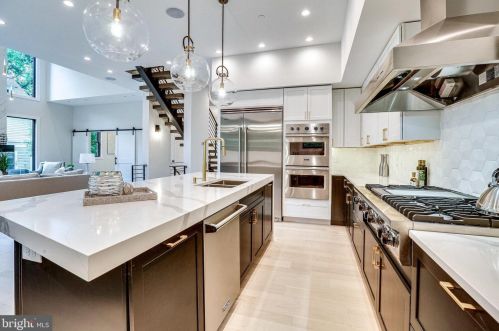 4913 Sherier Pl, Washington DC  20016-3319 exterior