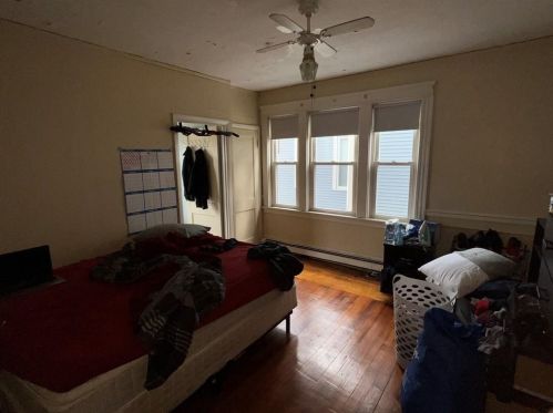 131 Daboll St, Providence RI 02907-2529 exterior