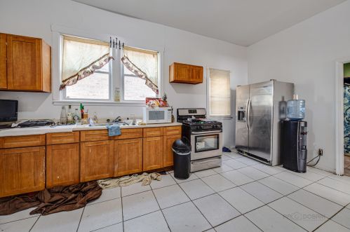 7448 Kenwood Ave, Chicago IL 60619-1427 exterior