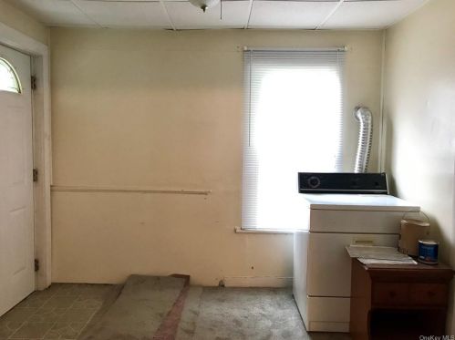 19 Beattie Ave, Middletown NY 10940-4002 exterior