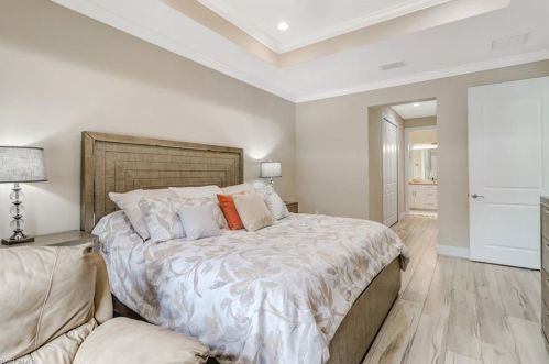 2080 14 Ave, Naples FL 34120-9091 exterior