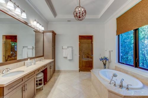 2252 Residence Cir, Naples FL 34105-3084 exterior