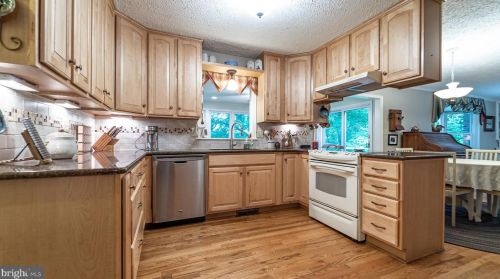 6714 Deer Spg Ln, Middletown MD 21769-6634 exterior