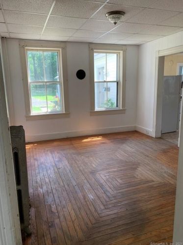 115 Reynolds St, Killingly CT 06239-2951 exterior