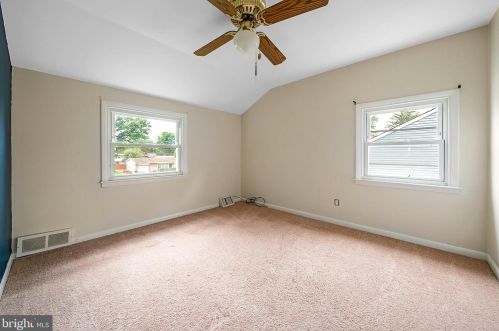 253 Luff Ln, Warminster PA 18974-5272 exterior