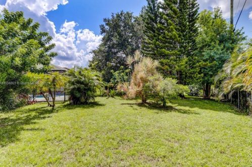 681 College Park Rd, Fort Pierce FL 34953-3330 exterior