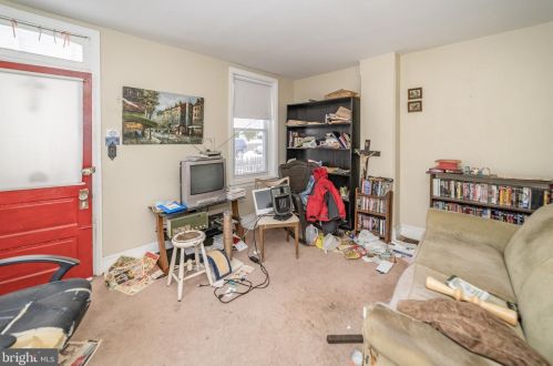 414 9 St, Chester PA 19013-2701 exterior