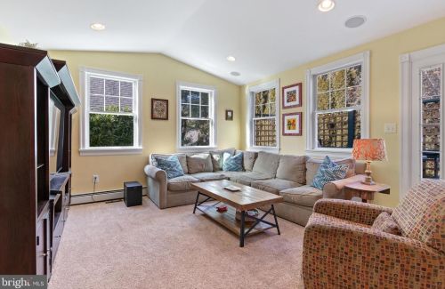 4 Morgan Ln, Media PA 19063-2224 exterior