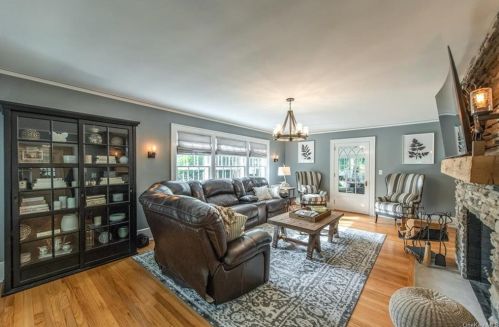 97-105 Kingwood Park, Poughkeepsie NY  12601-5448 exterior